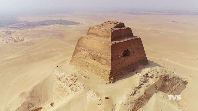 Pyramides Les Mystères Révélés Pyramides : les mystères révélés | Meïdoum et le mystère de la fausse